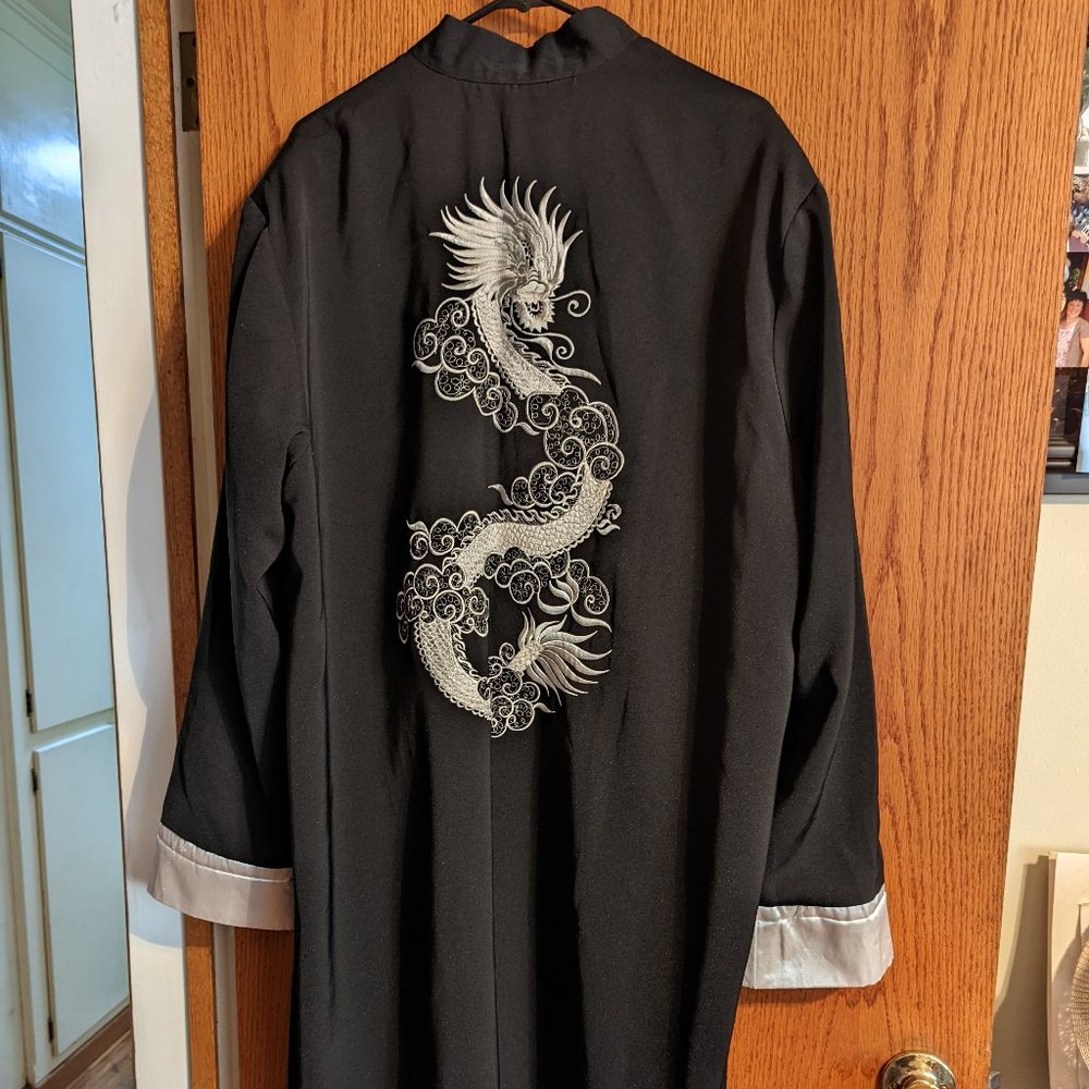 Robe - Picture 2 of 4